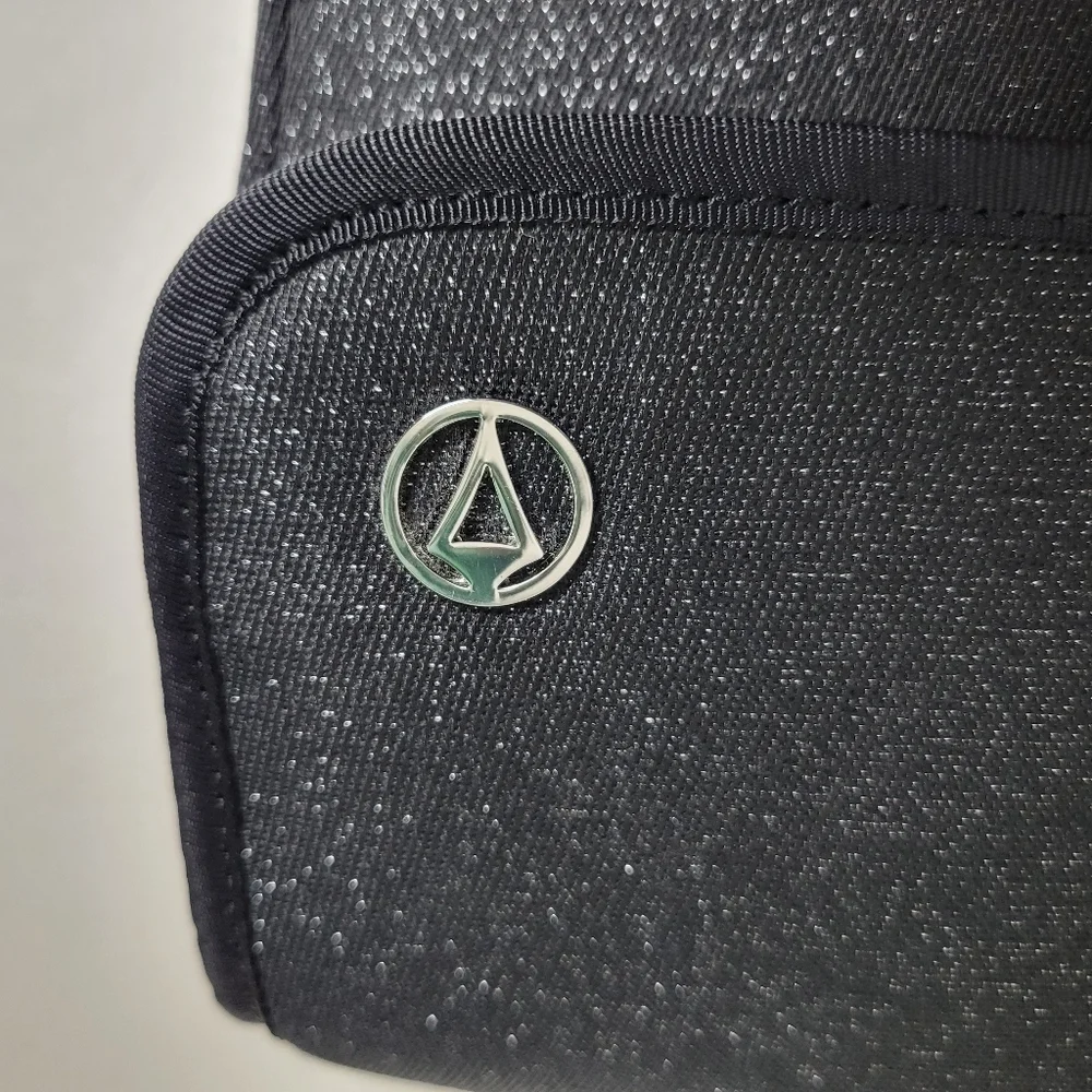 Ivivva By Lululemon Toiletry Bag.